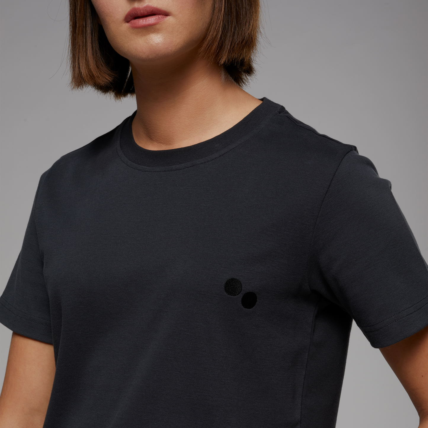 pinqponq-T-Shirt-Women-Peat-Black-model-front