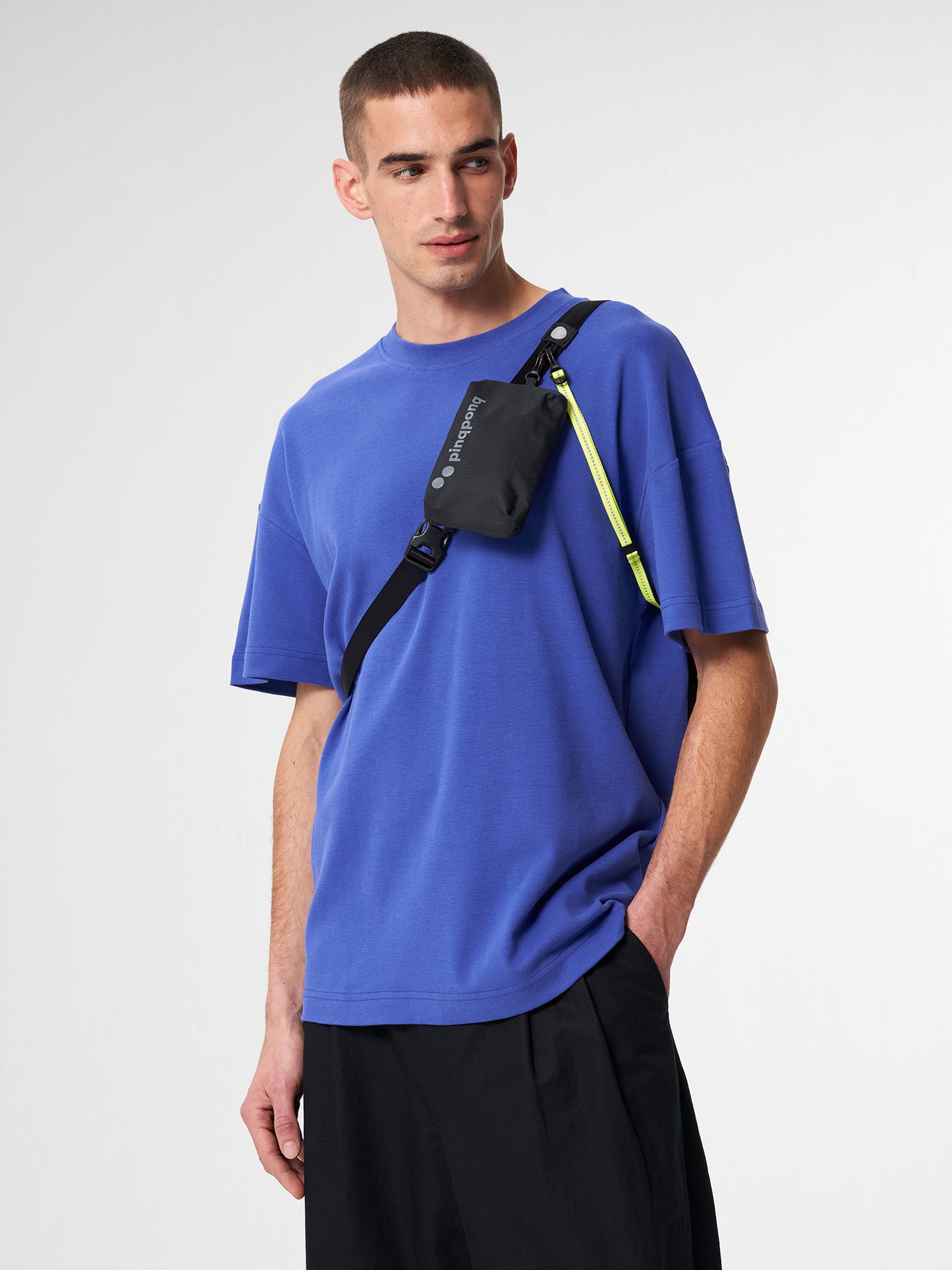 pinqponq-Aksel-Pure-Black-model-front