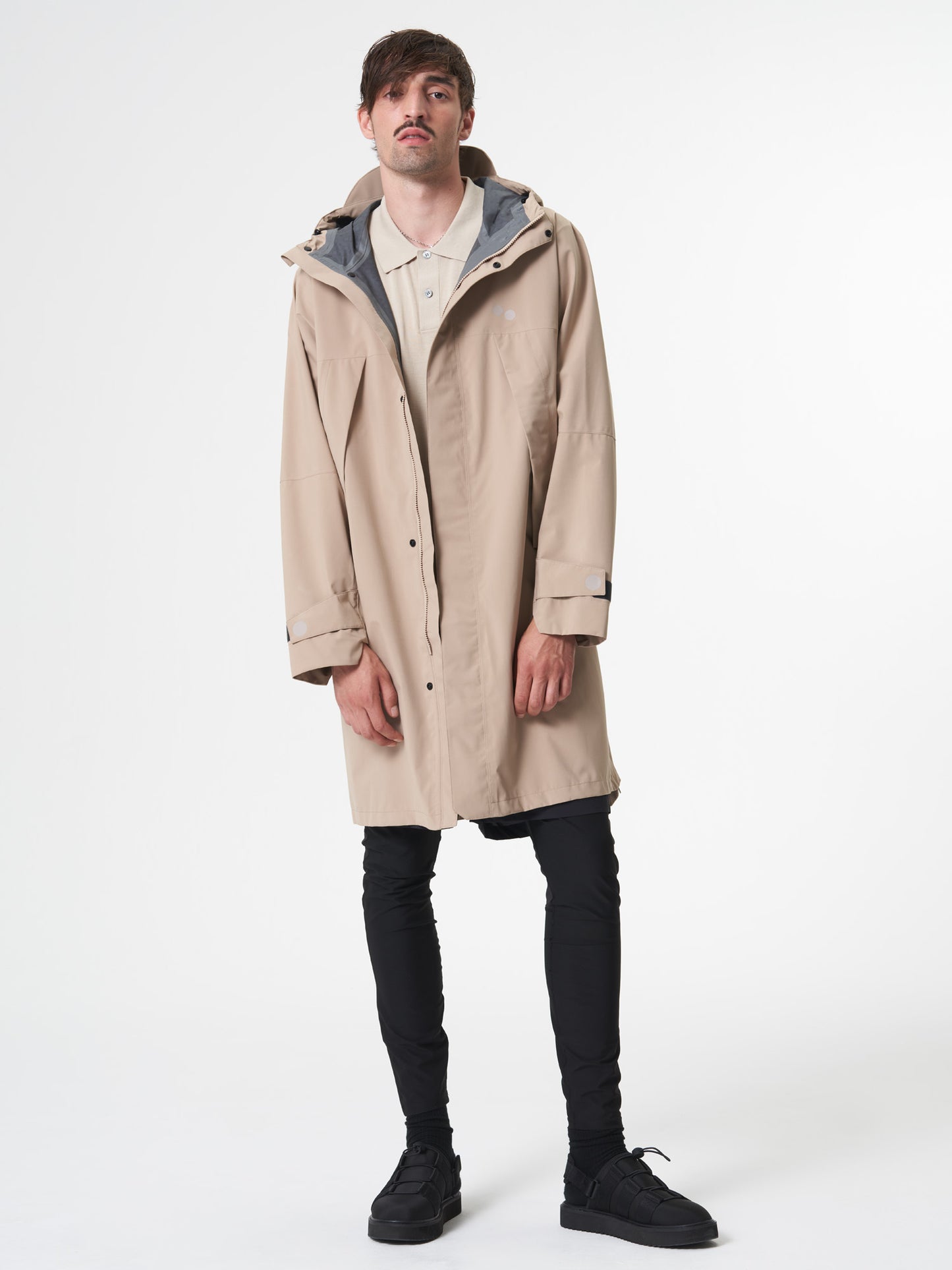 pinqponq-Aestech-rain-Parka-Caramel-Khaki-unisex-model-front