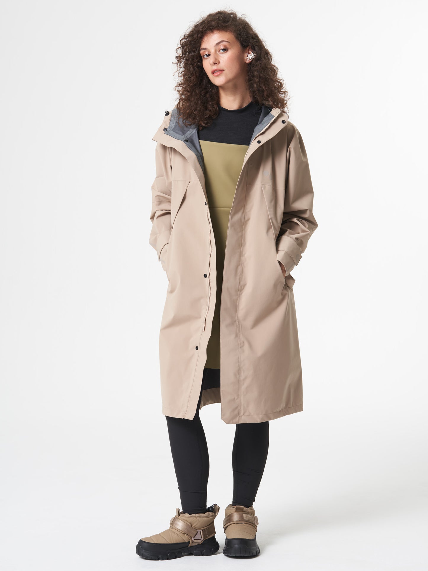 pinqponq-Aestech-rain-Parka-Caramel-Khaki-unisex-model-front