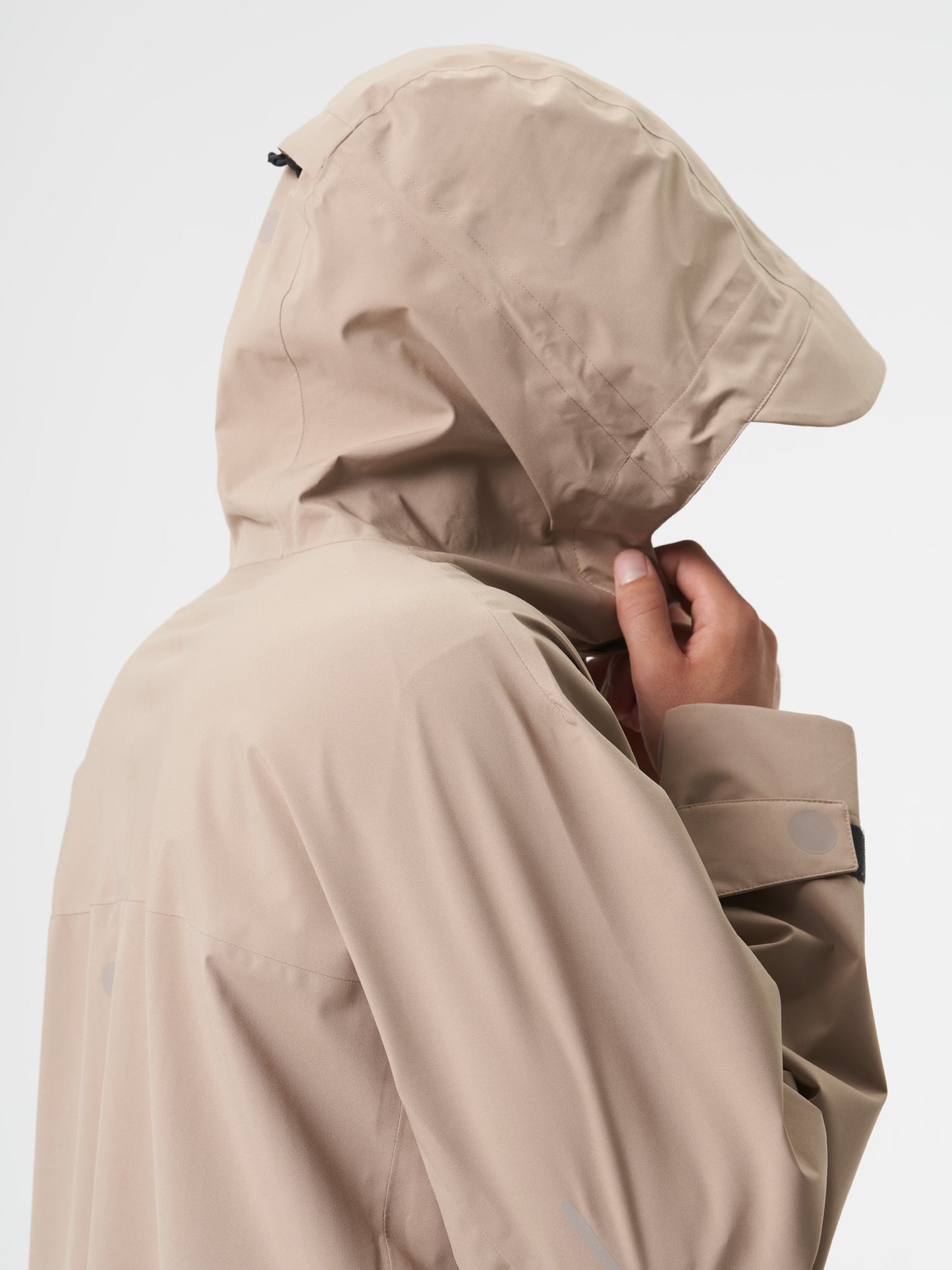 pinqponq-Aestech-rain-Parka-Caramel-Khaki-unisex-model-back