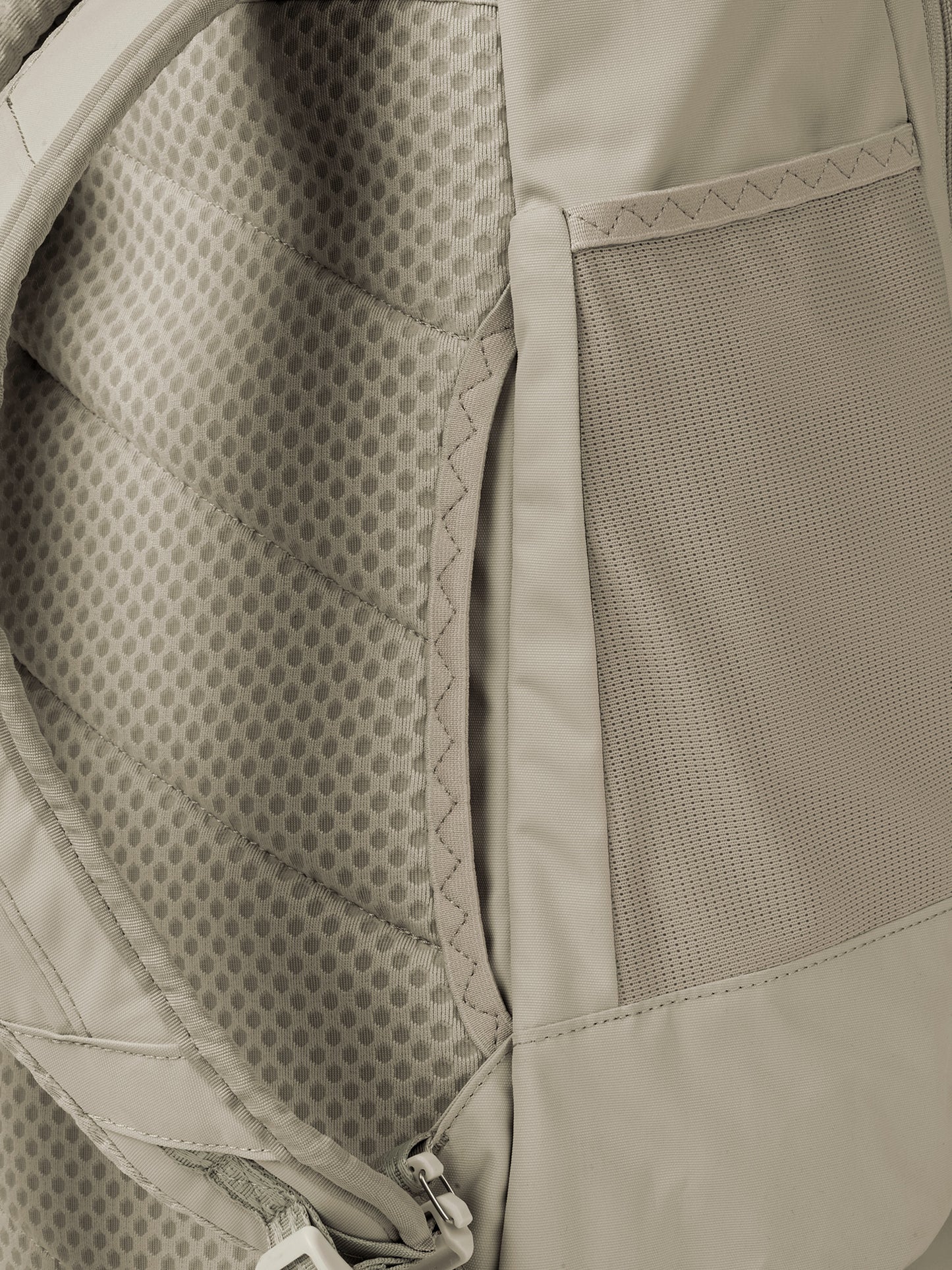 pinqponq-Blok-Medium-Reed-Olivev-closeup-detail