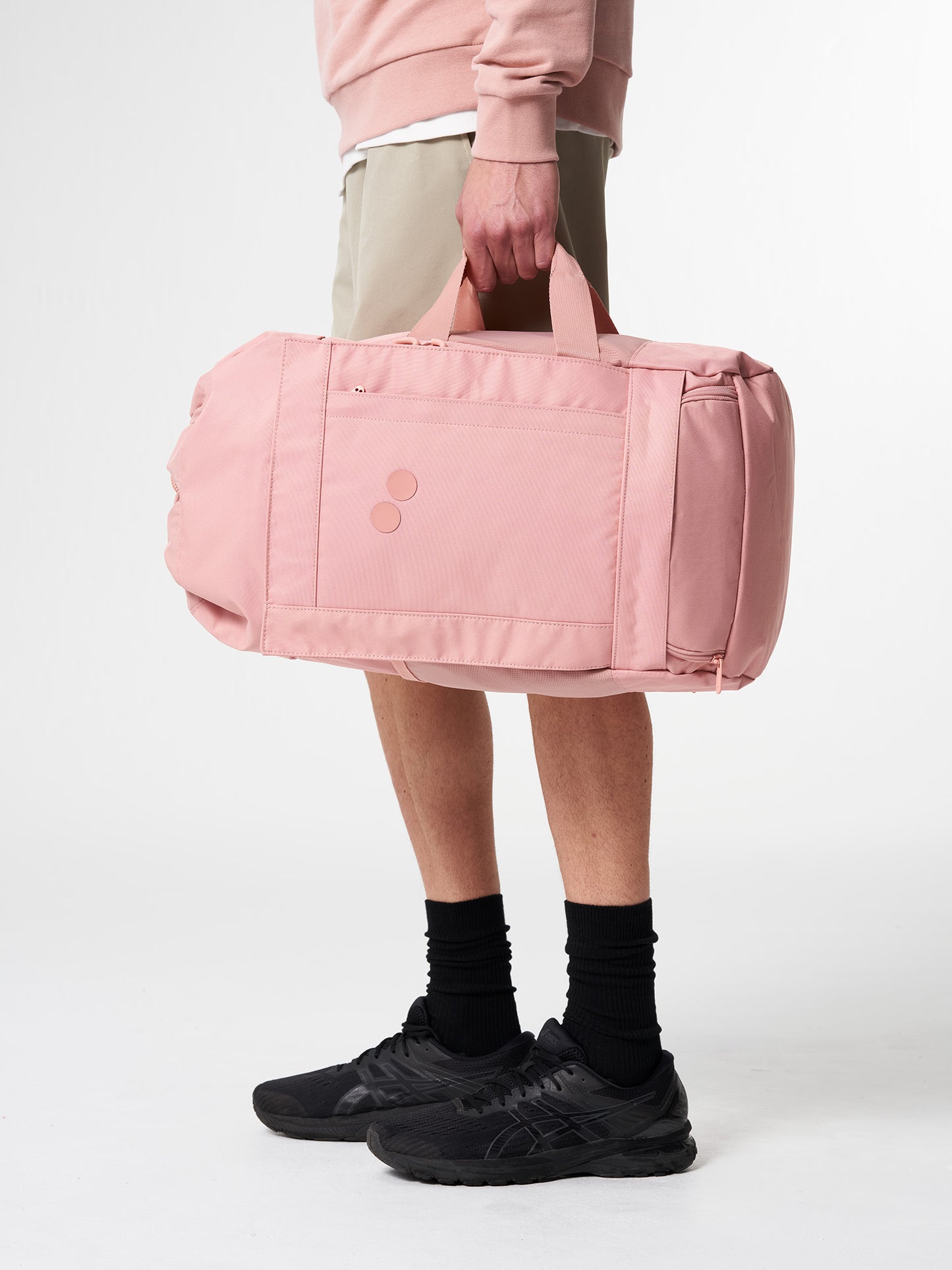 pinqponq-Blok-Medium-Ash-Pink-model-closeup