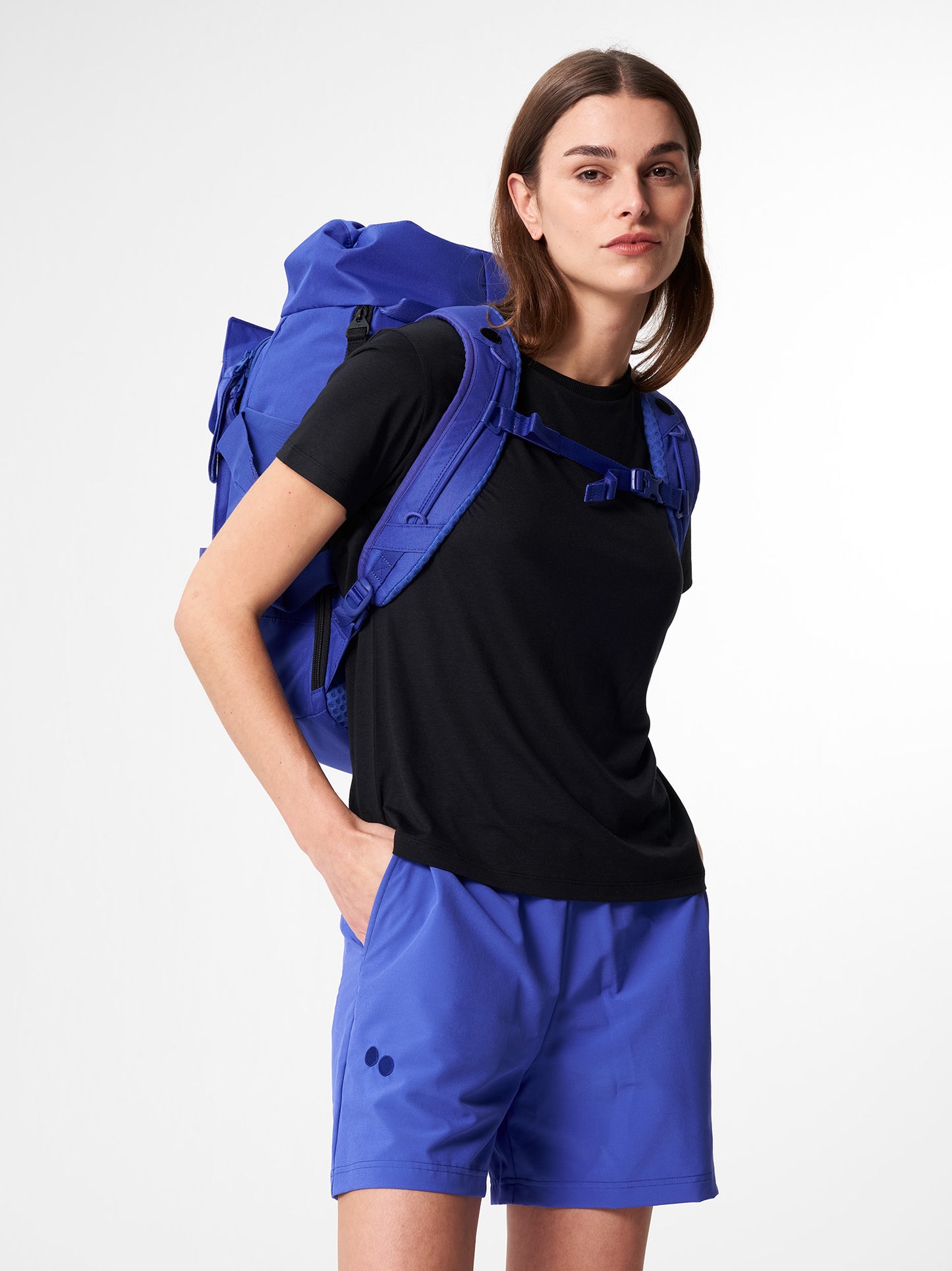 pinqponq-Blok-Medium-Construct-Poppy-Blue-model-front