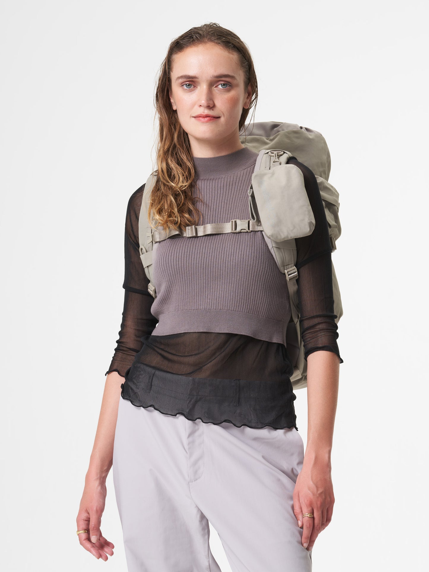 pinqponq-backpack-Blok-Medium-Crinkle-Taupe-back