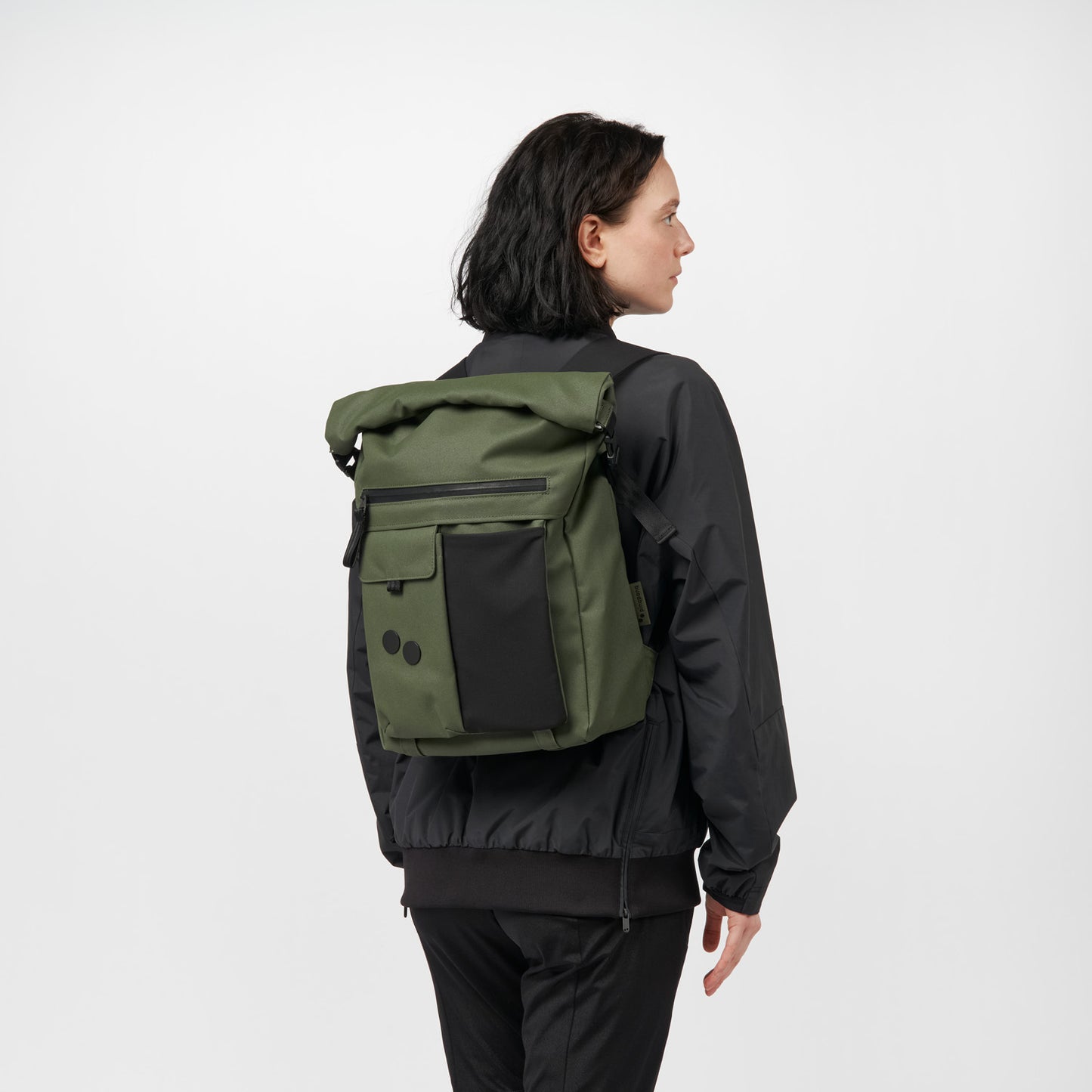 pinqponq-backpack-Carrik-Coated-Olive-model-front