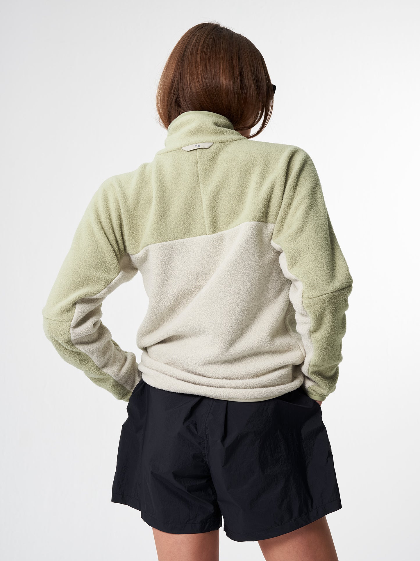 pinqponq-Fleece-Pullover-Unisex-Tune-Olive-model-back