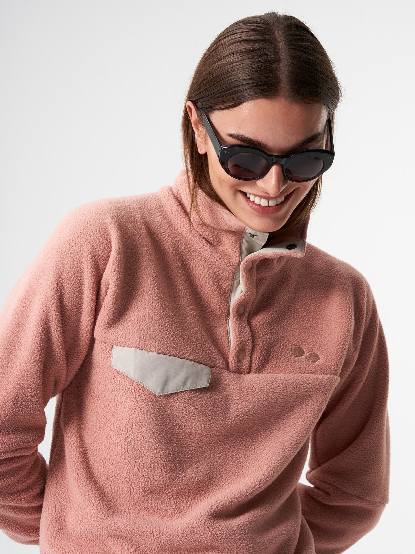 pinqponq-Fleece-Pullover-Unisex-Ash-Pink-model-front-details