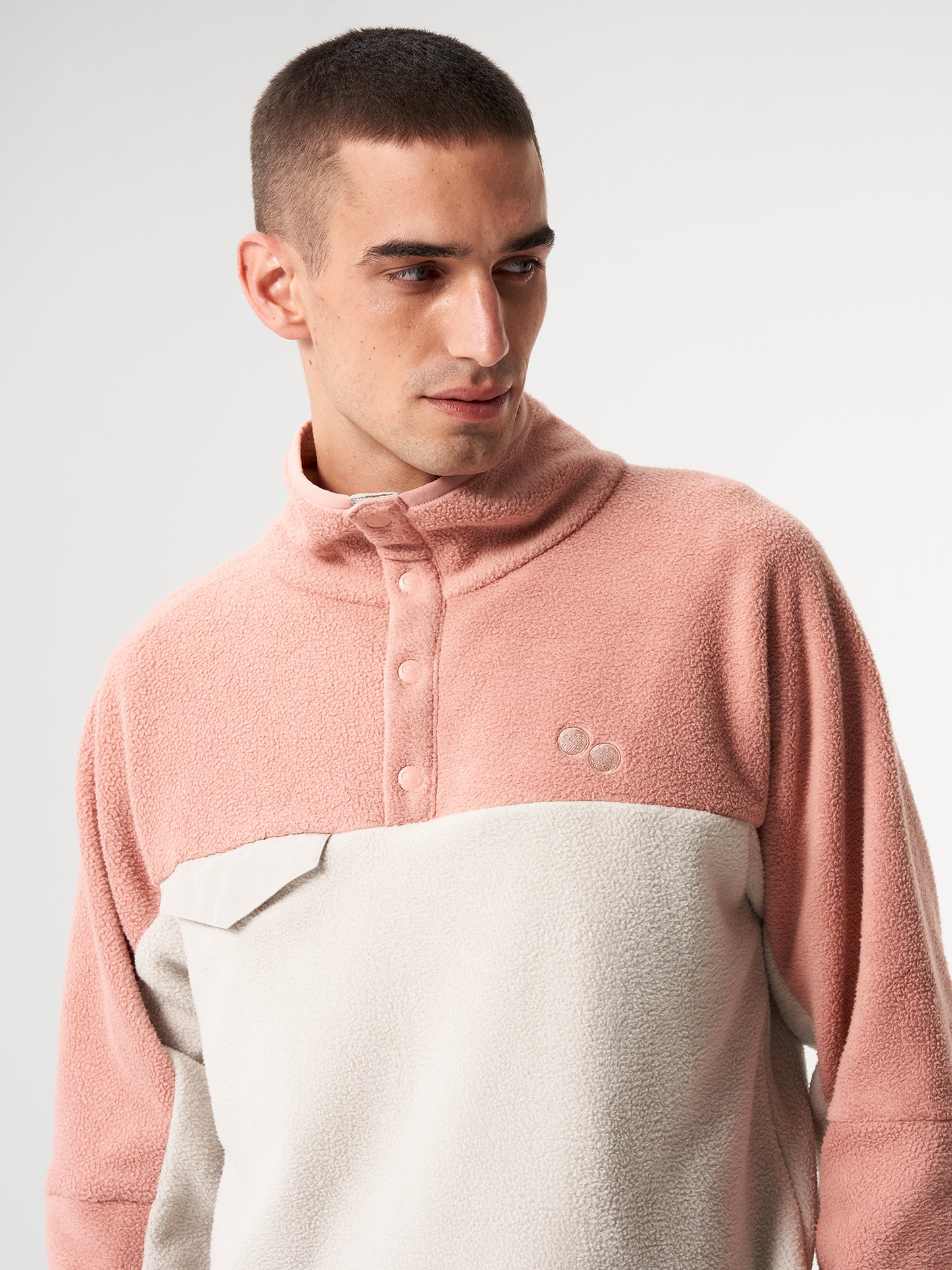pinqponq-Fleece-Pullover-Unisex-Tune-Pink-model-front-details