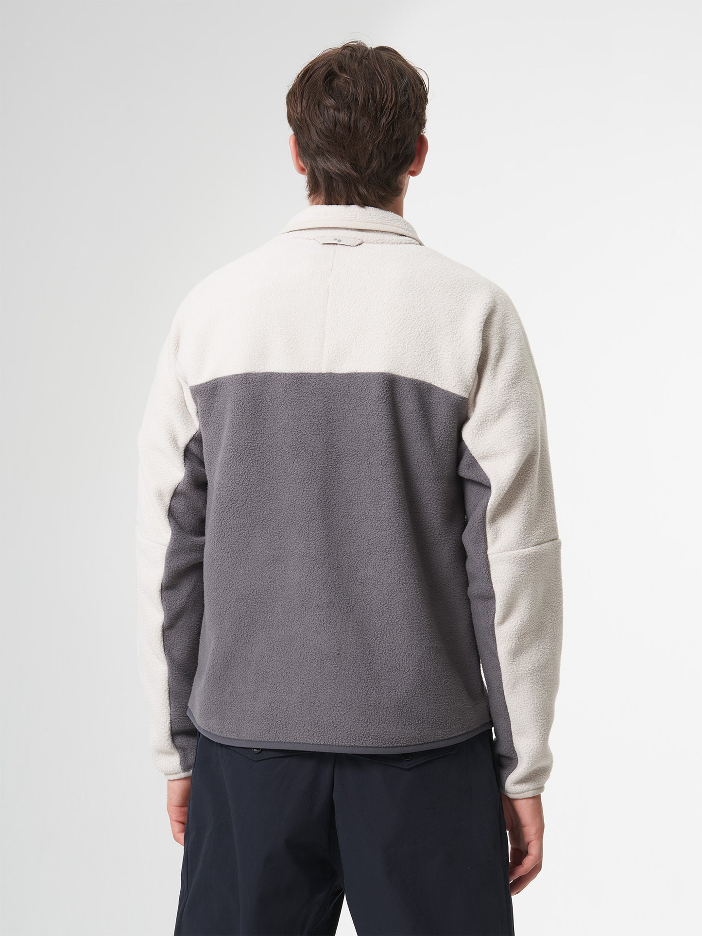 pinqponq-Fleece-Pullover-Tune-Beige-unisex-model-back
