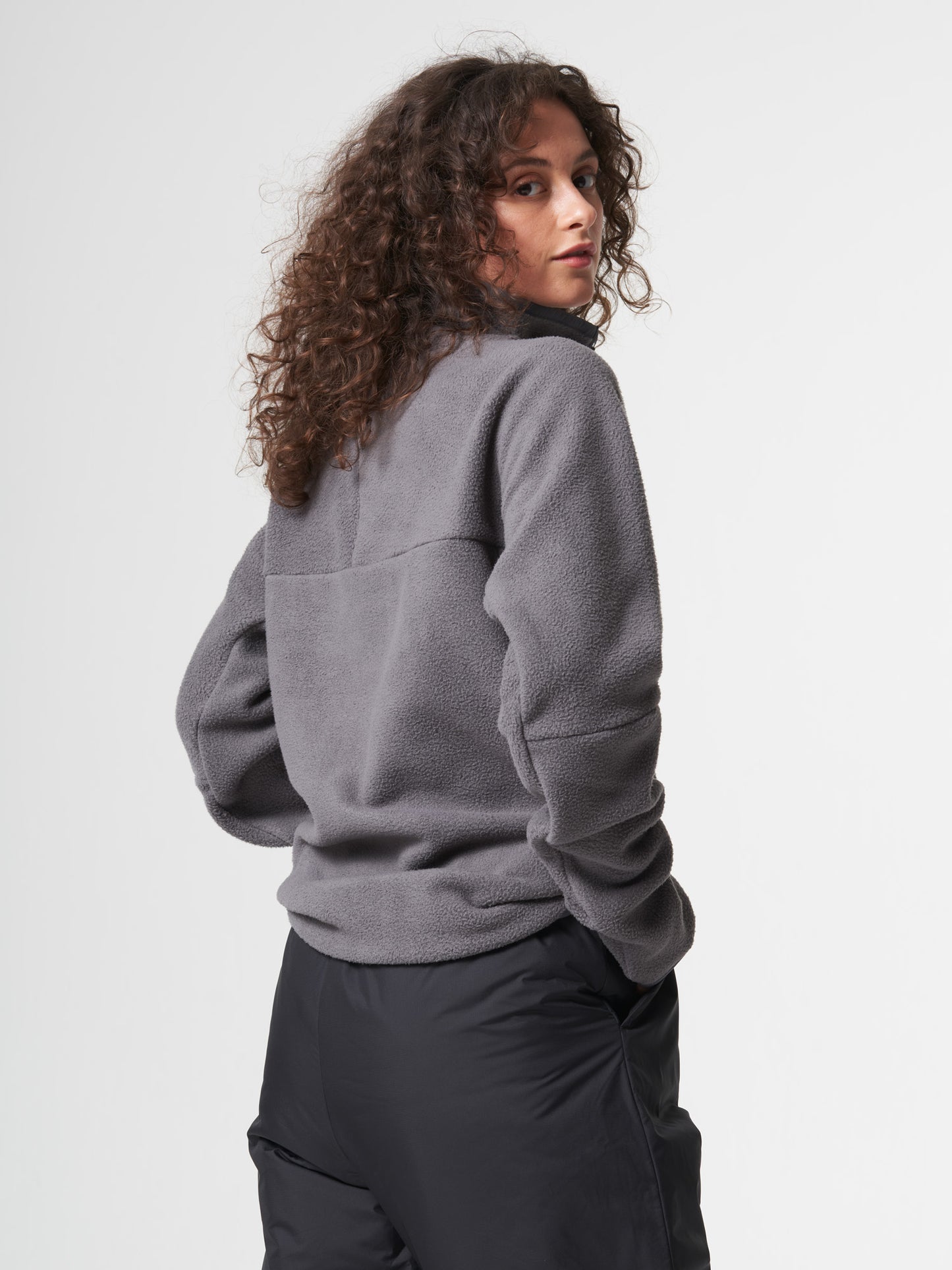 pinqponq-Fleece-Pullover-Graphite-Grey-model-back