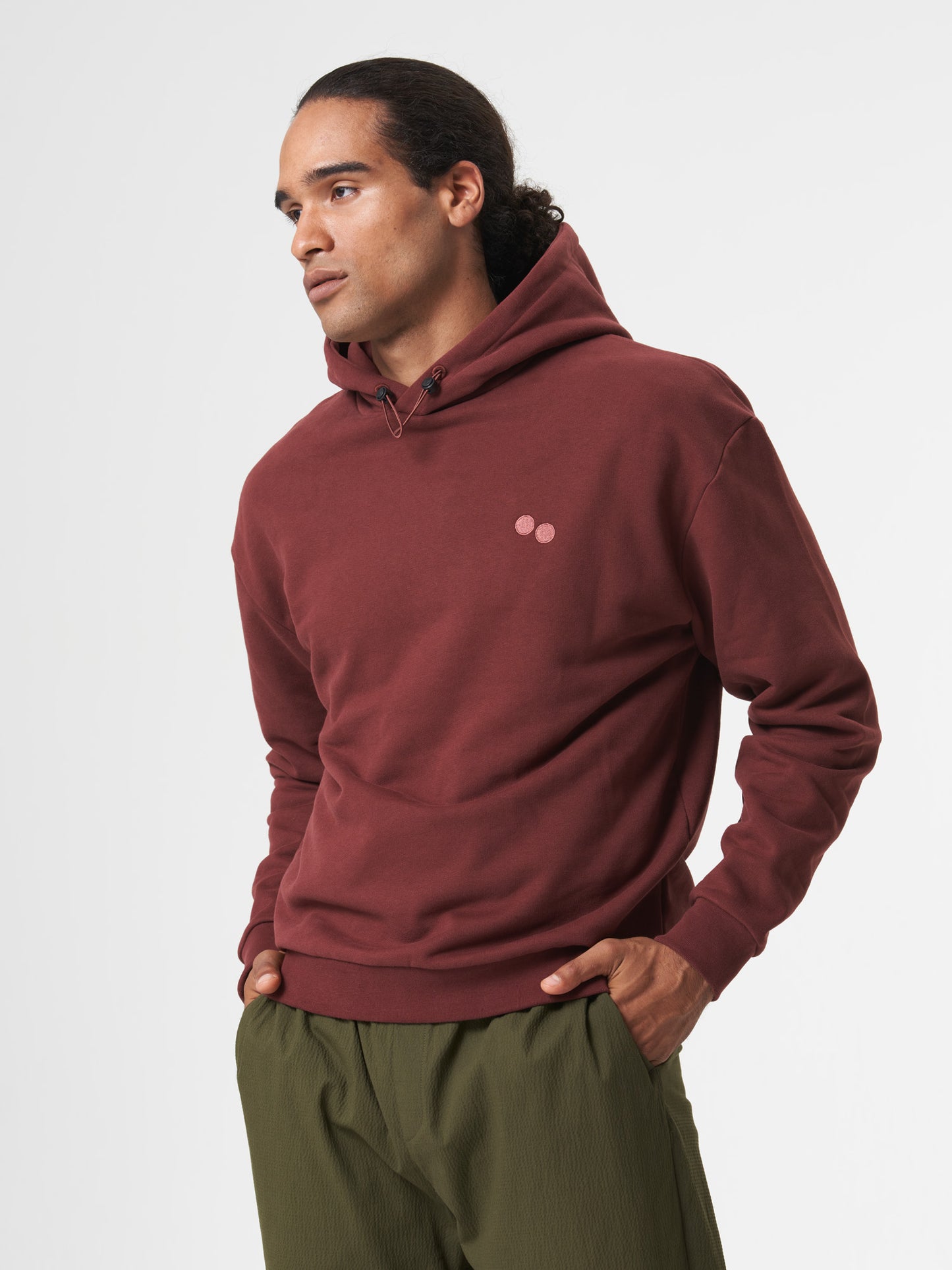 pinqponq-Hoodie-Pinot-Red-model-front