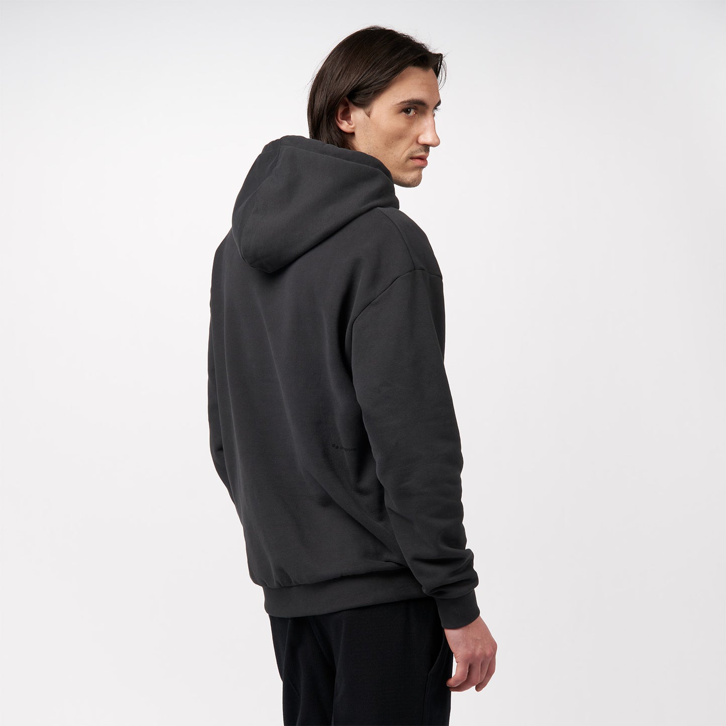 pinqponq-Hoodie-Peat-Black-model-back