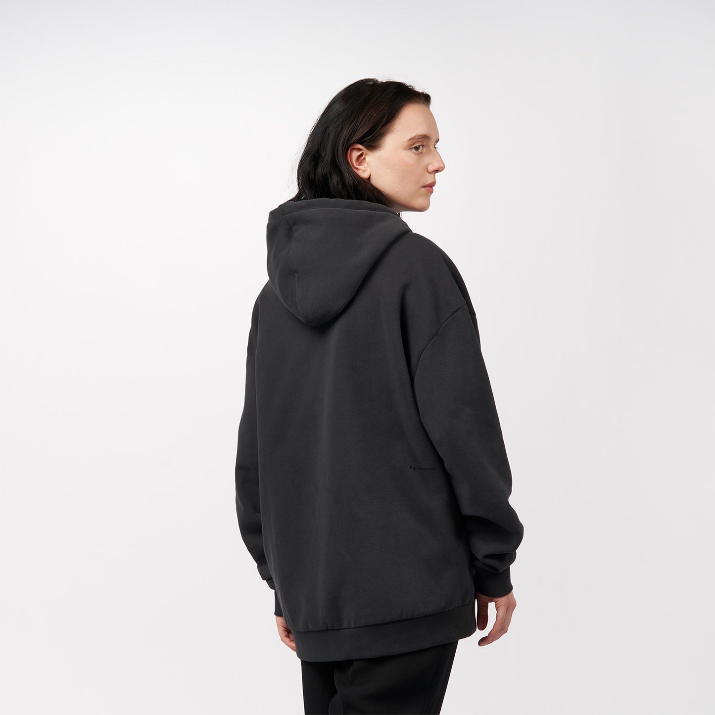 pinqponq-Hoodie-Peat-Black-model-back