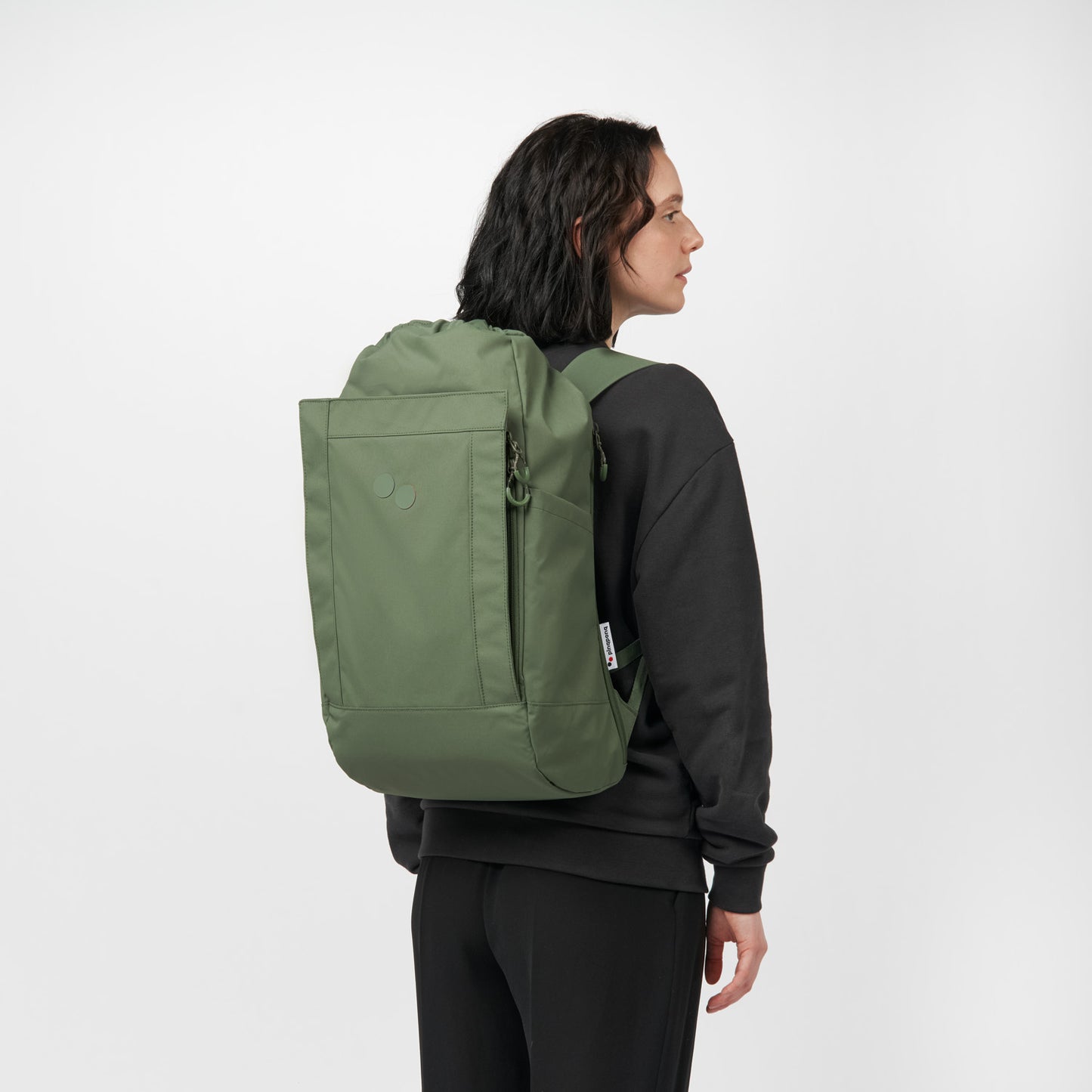 pinqponq-backpack-Kalm-Forester-Olive-model-side