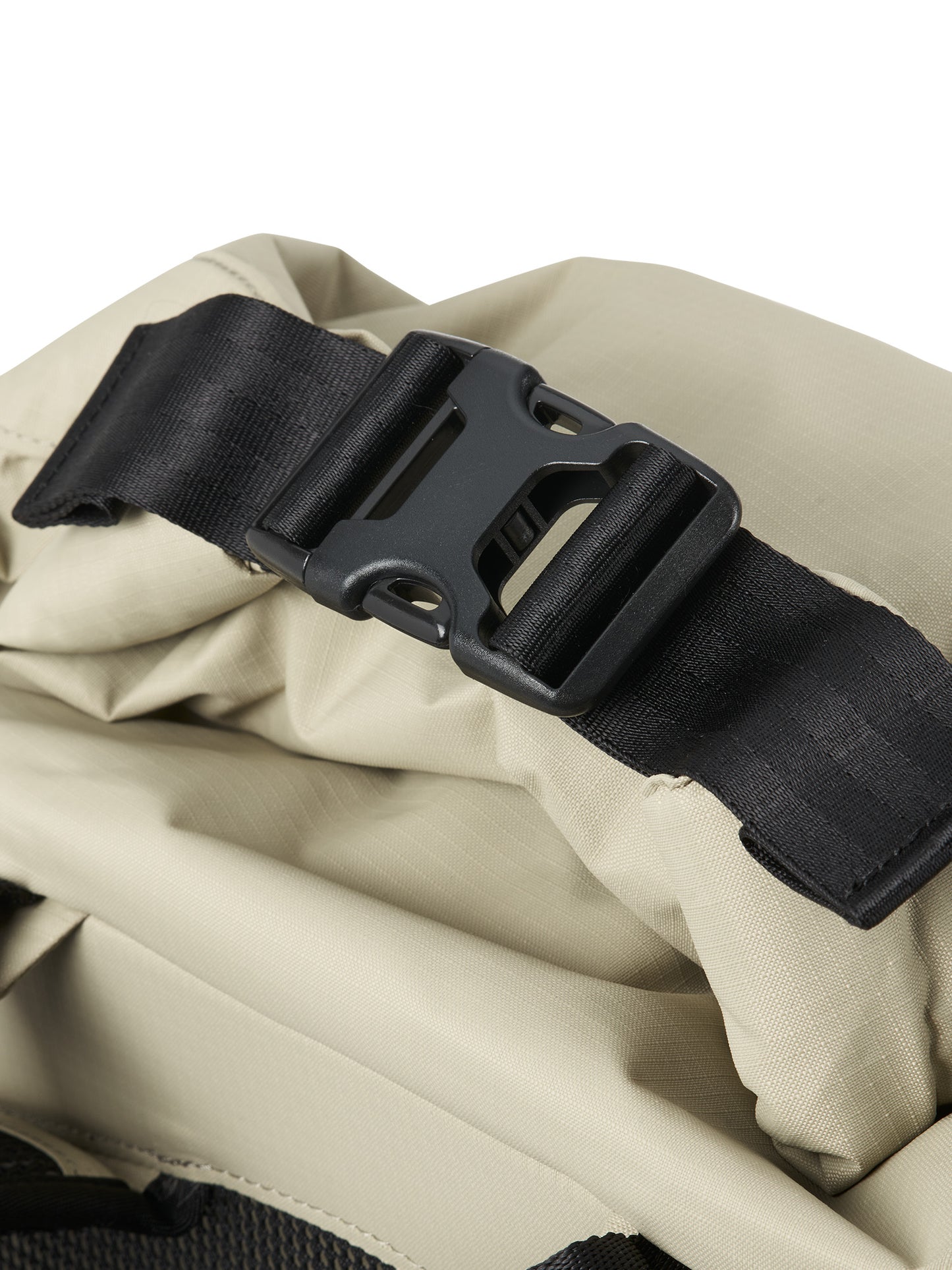pinqponq-Komut-Medium-Pure-Olive-closeup-details