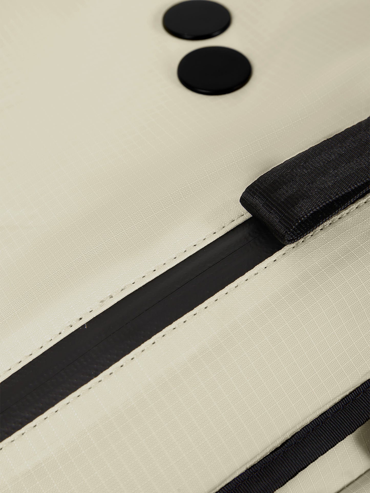 pinqponq-Komut-Medium-Pure-Olive-closeup-details