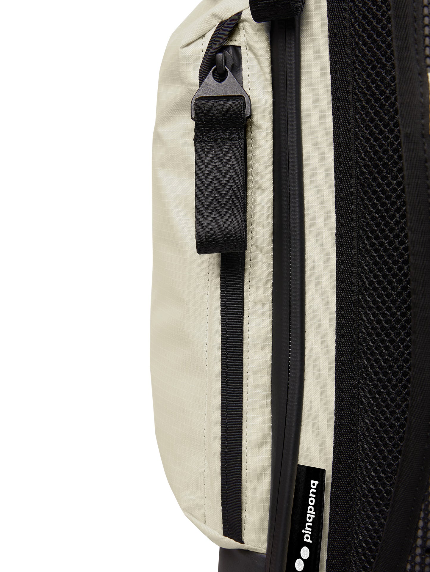 pinqponq-Komut-Medium-Pure-Olive-closeup-details