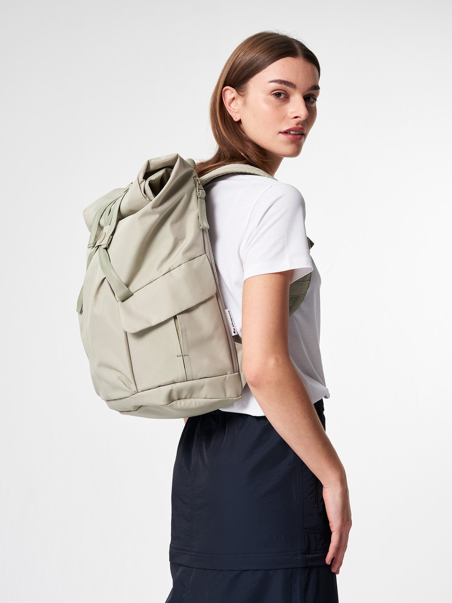 pinqponq-Kross-Reed-Olive-model-side