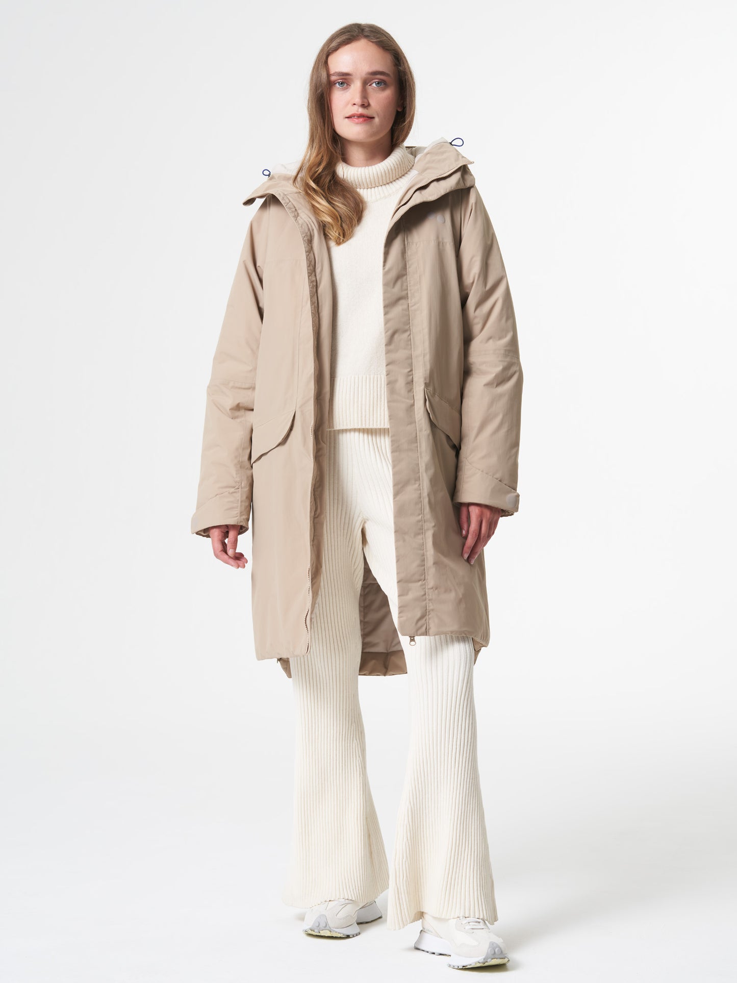 pinqponq-Kapok-Parka-Unisex-Caramel-Khaki-model-front