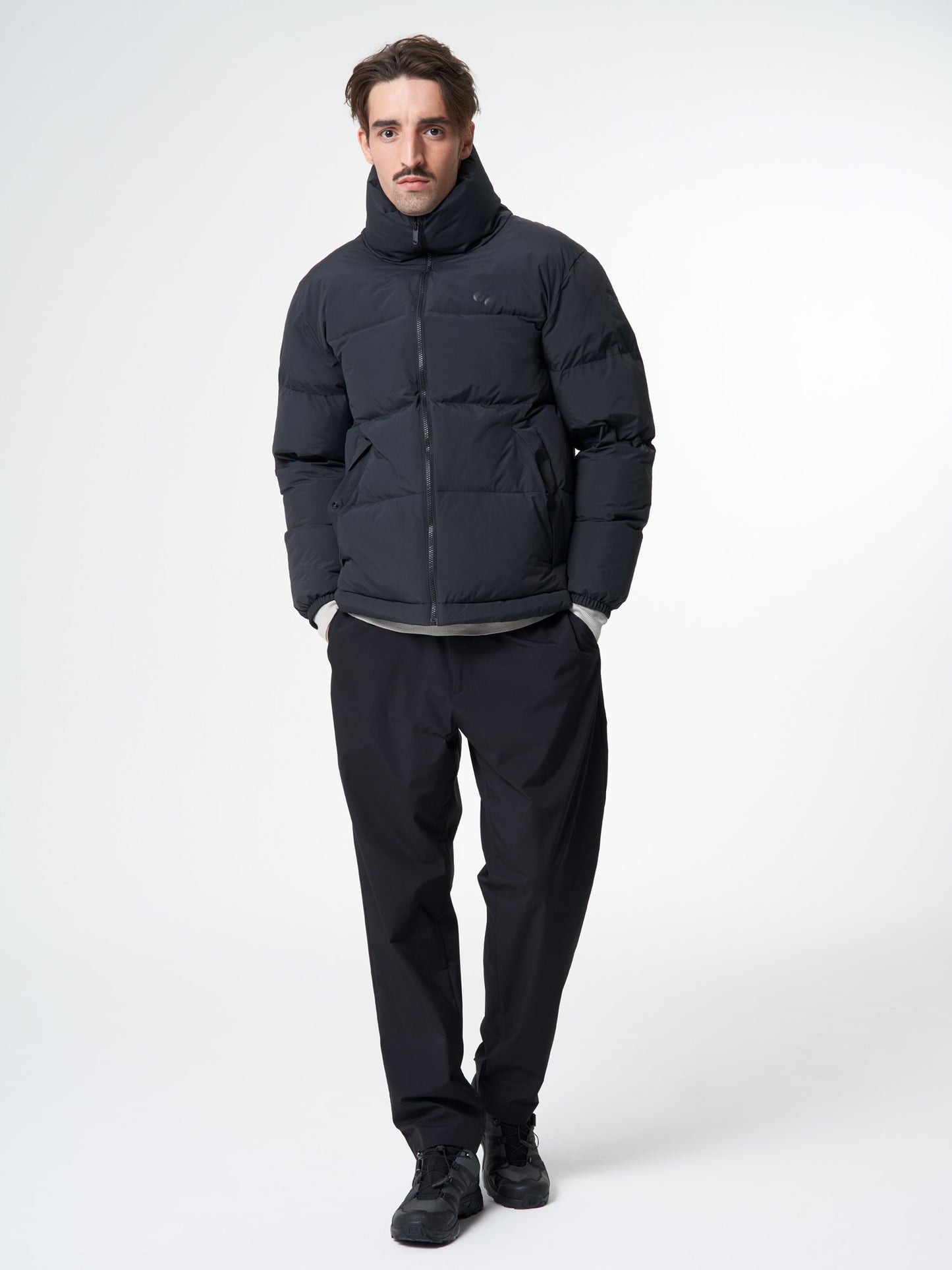 pinqponq-Puffer-Jacket-Unisex-Peat-Black-model-front