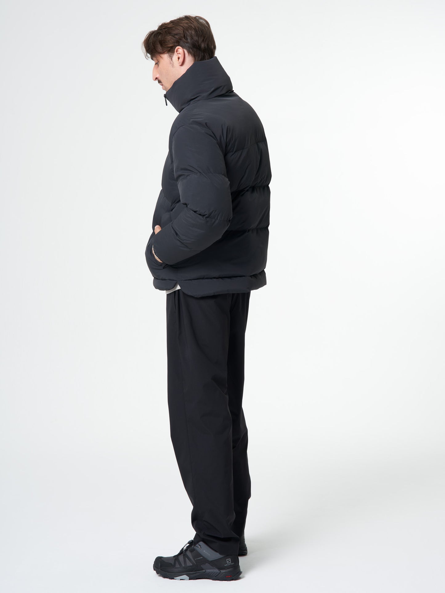 pinqponq-Puffer-Jacket-Unisex-Peat-Black-model-side