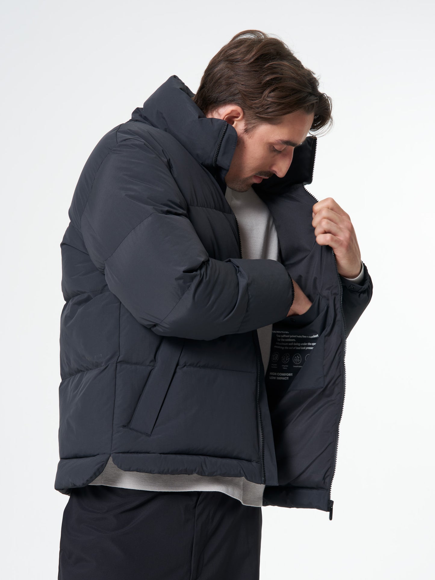 pinqponq-Puffer-Jacket-Unisex-Peat-Black-detail