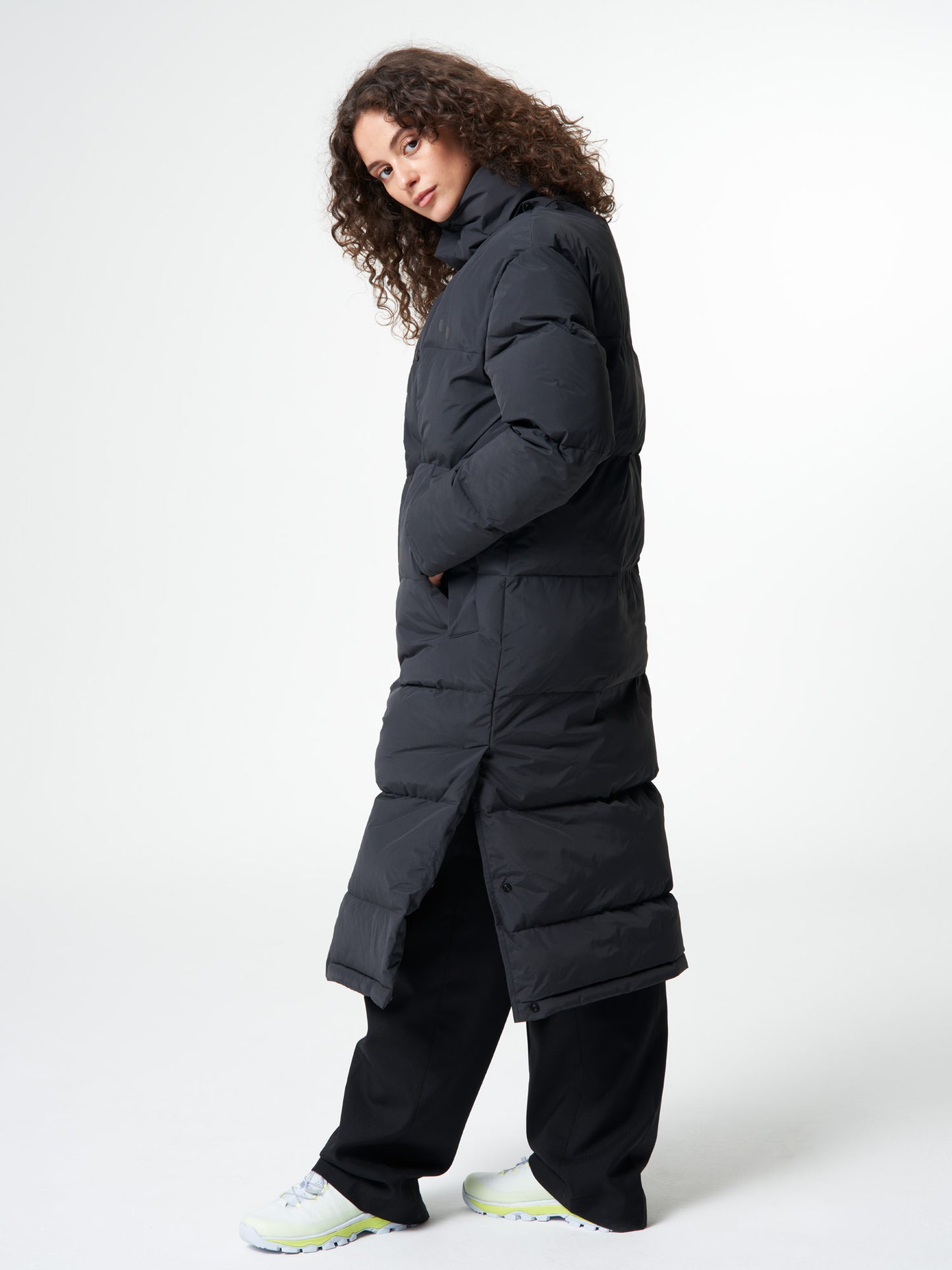 pinqponq-Puffy-Parka-Women-Peat-Black-side