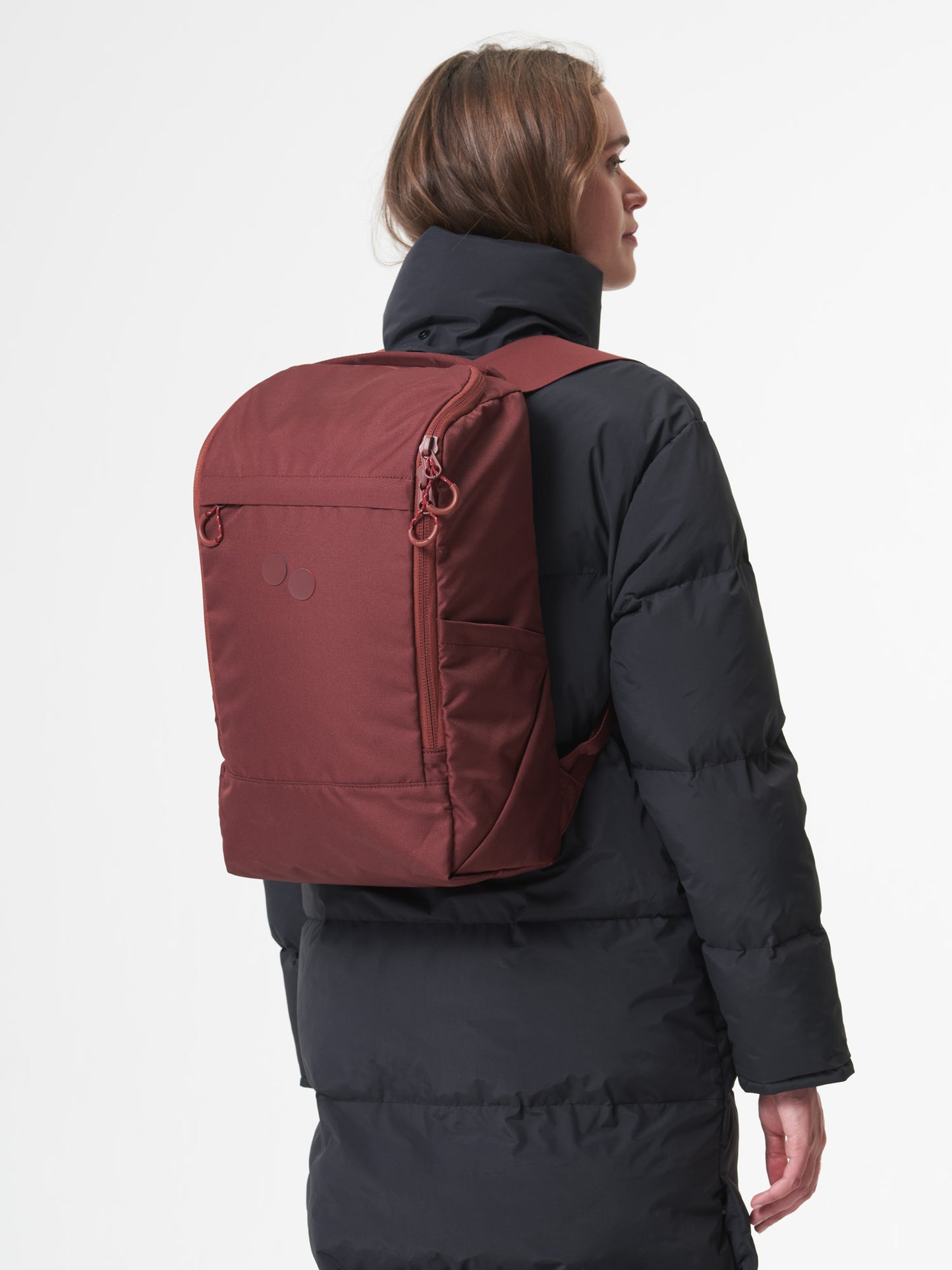 pinqponq-backpack-Purik-Pinot-Red-model-side