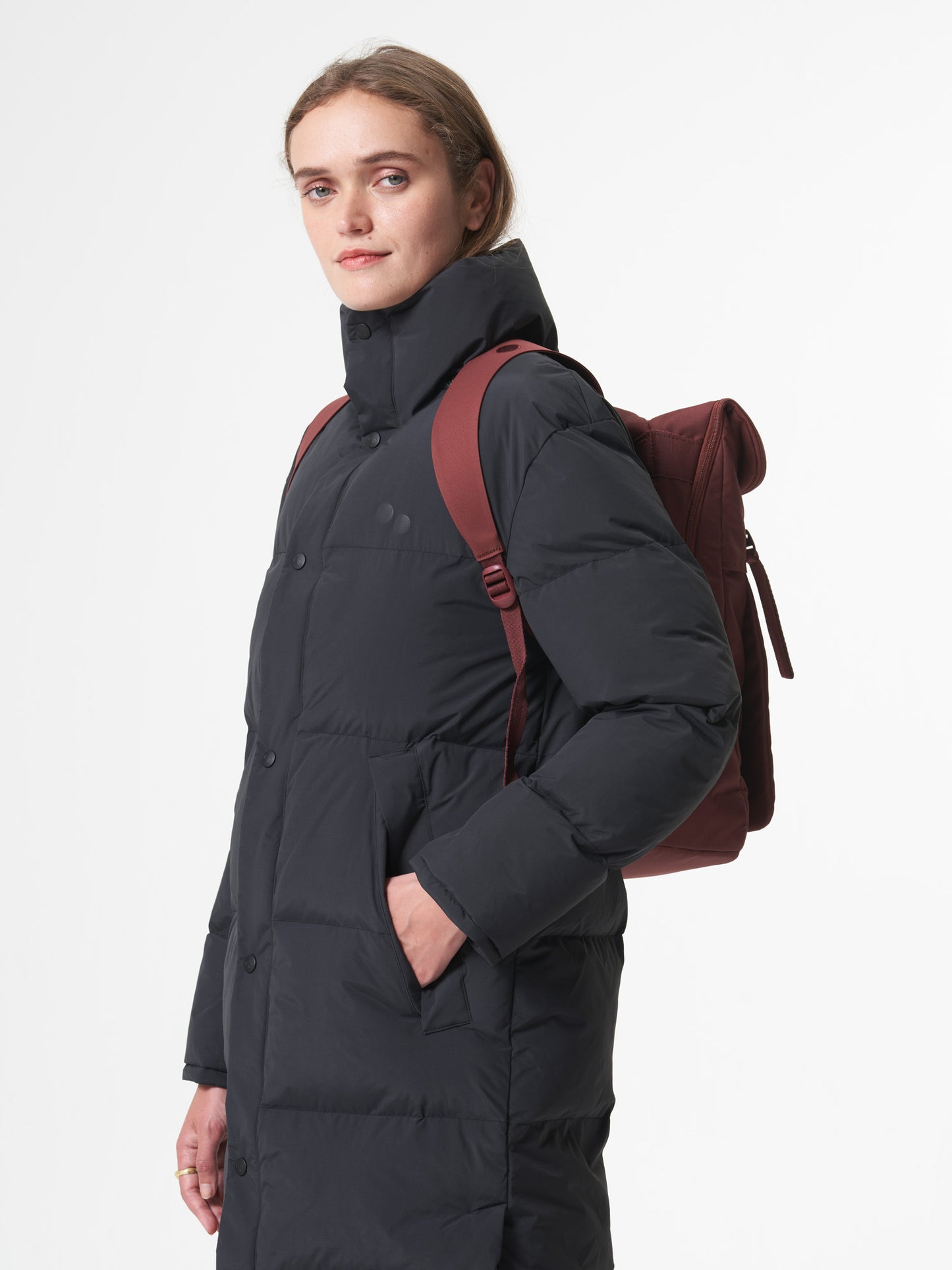 pinqponq-backpack-Klak-Pinot-Red-model-side