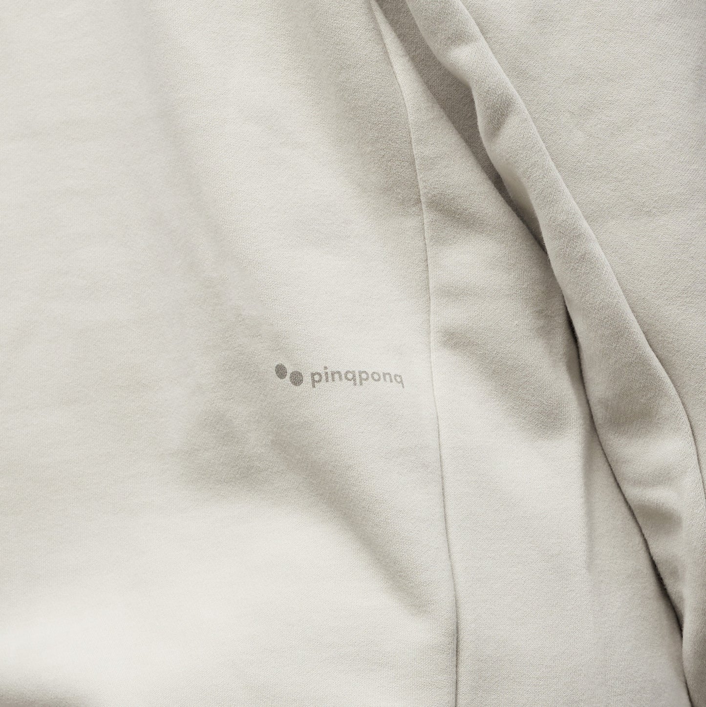 pinqponq-Troyer-Limestone-Grey-unisex-detail