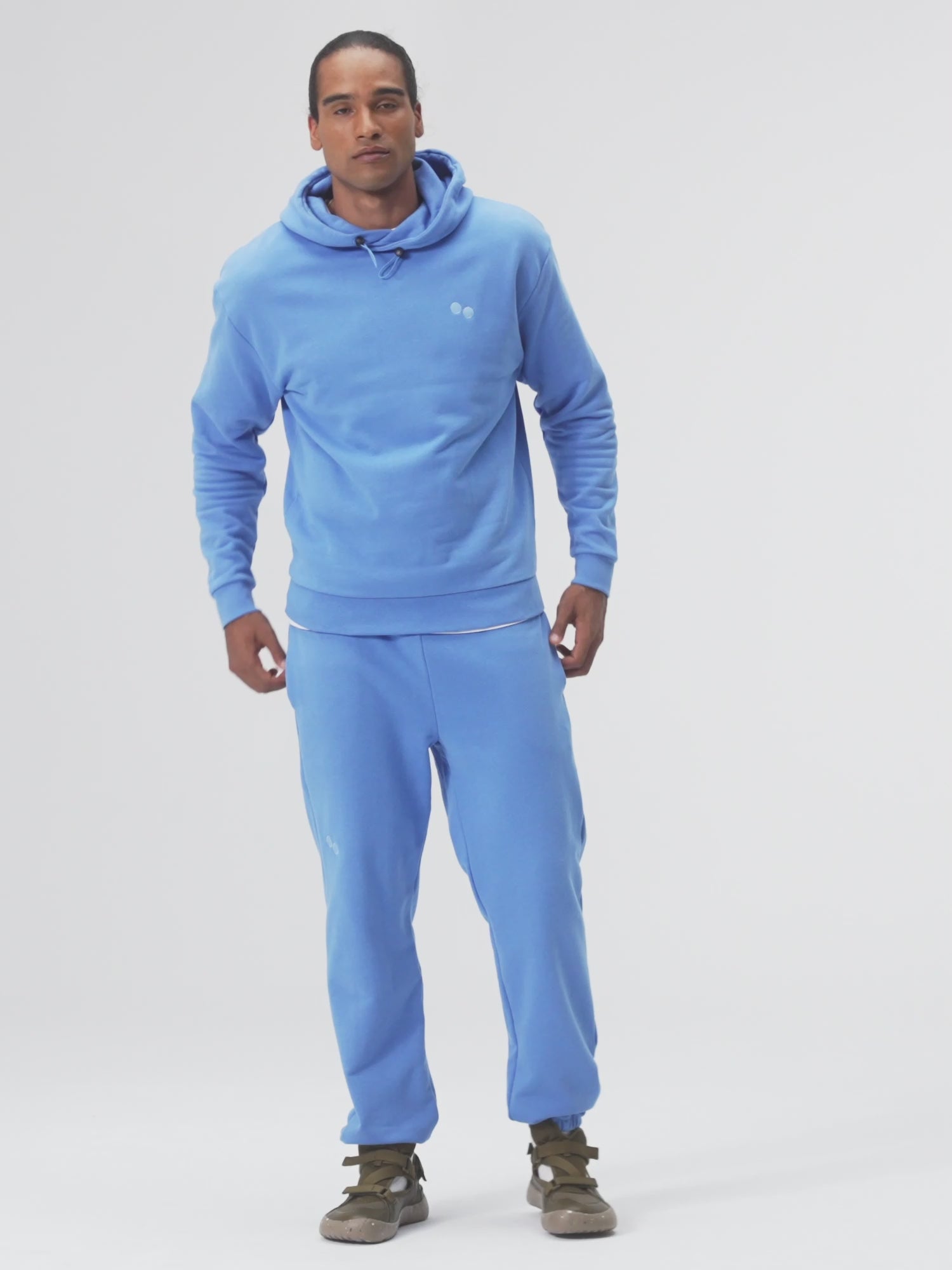 pinqponq-Hoodie-Cornflower-Blue-model-video
