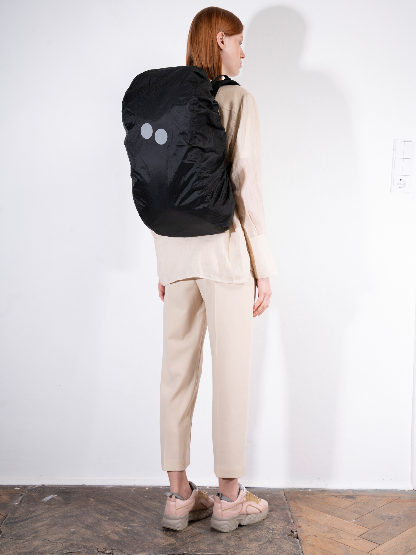 pinqponq-backpack-kover-blok-large-protect-black-model-back