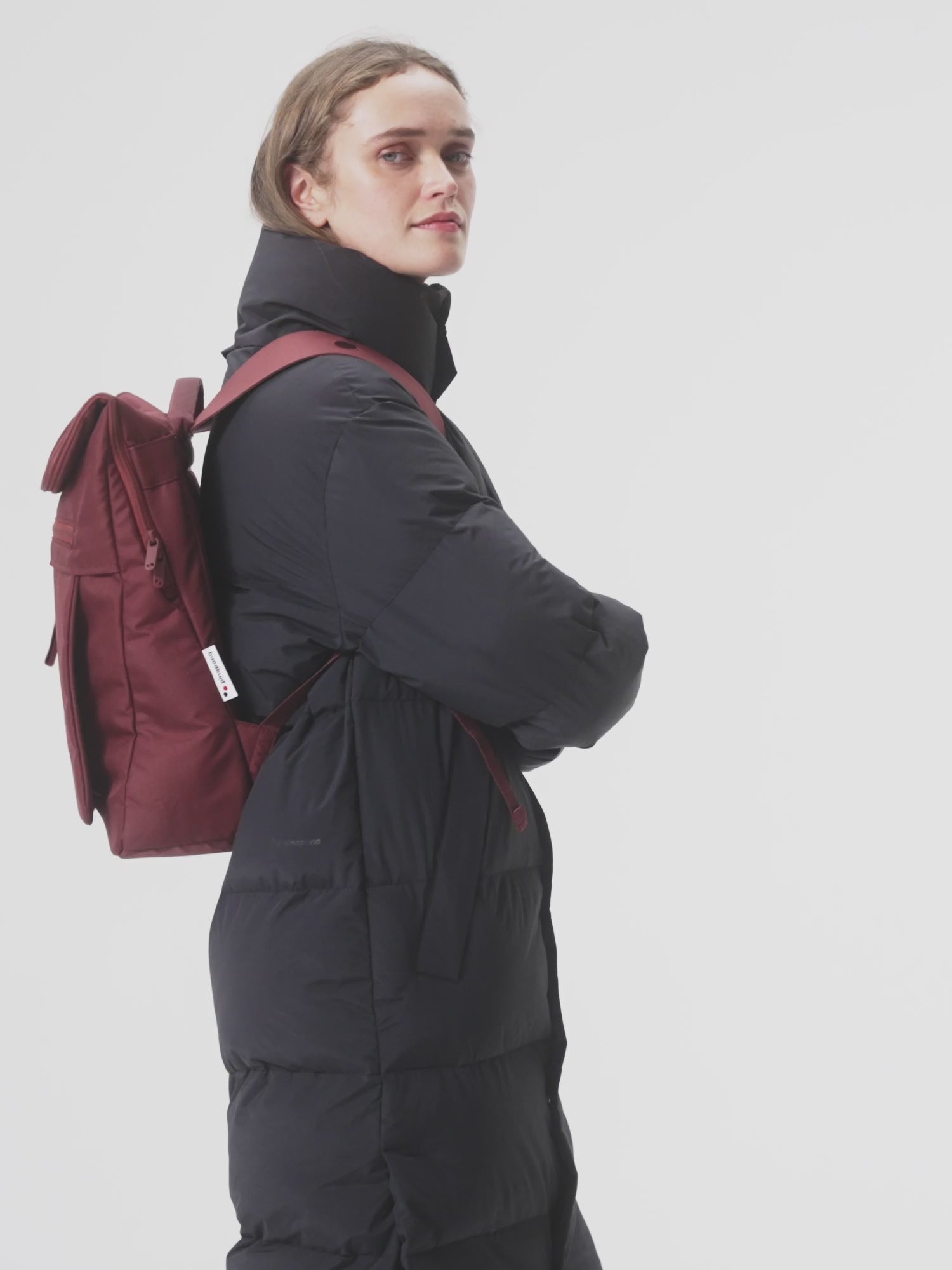pinqponq-backpack-Klak-Pinot-Red-model-video